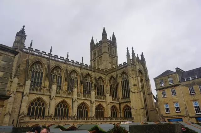 图1 古城建筑依然保有古罗马时期的低调奢华