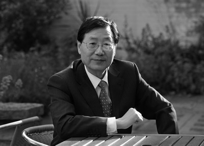 何智亚照片