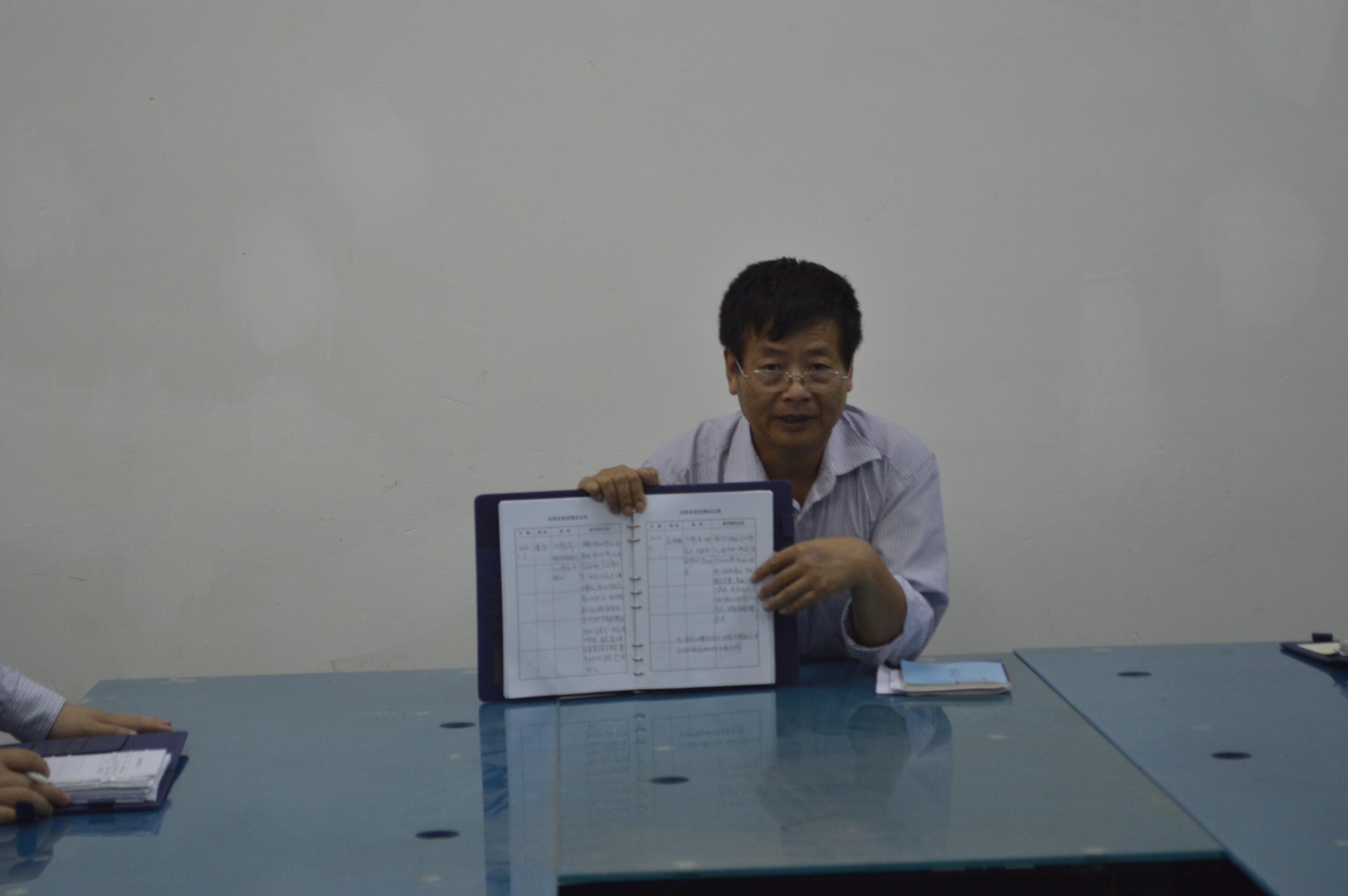 建筑管理学院开展辅导员工作手册互换学习交流1