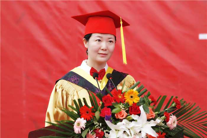 5 刘校长宣读表彰决定