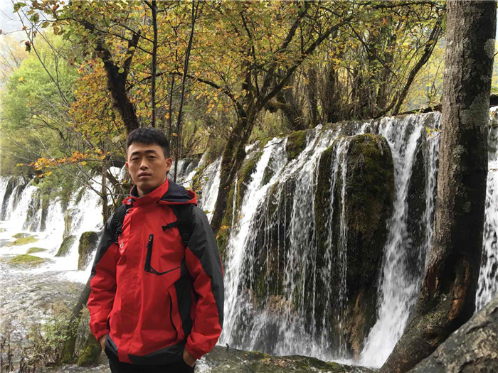 唐继龙