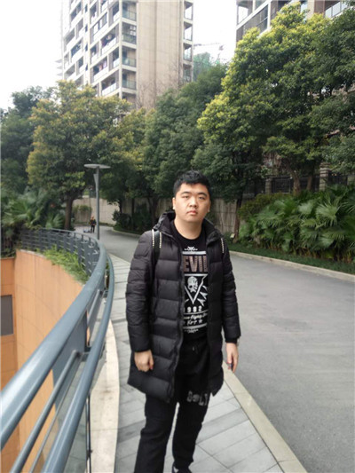 学生优秀党员张浩楠
