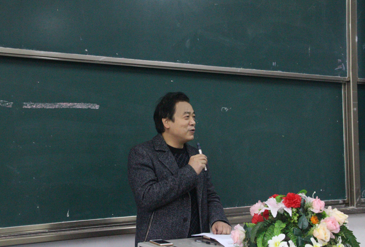 图片2章书记