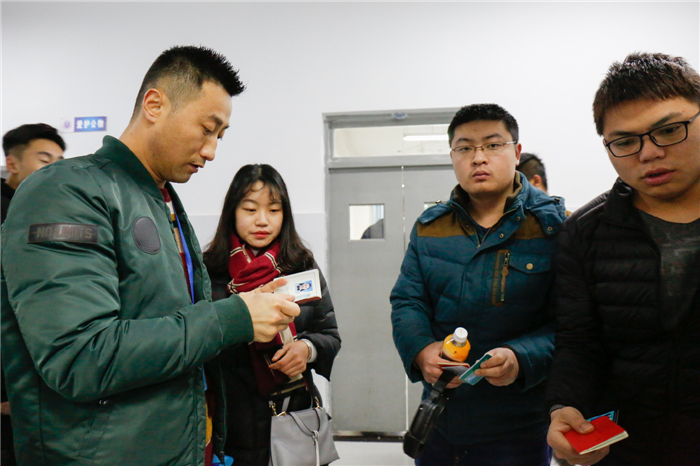 监考老师规范操作