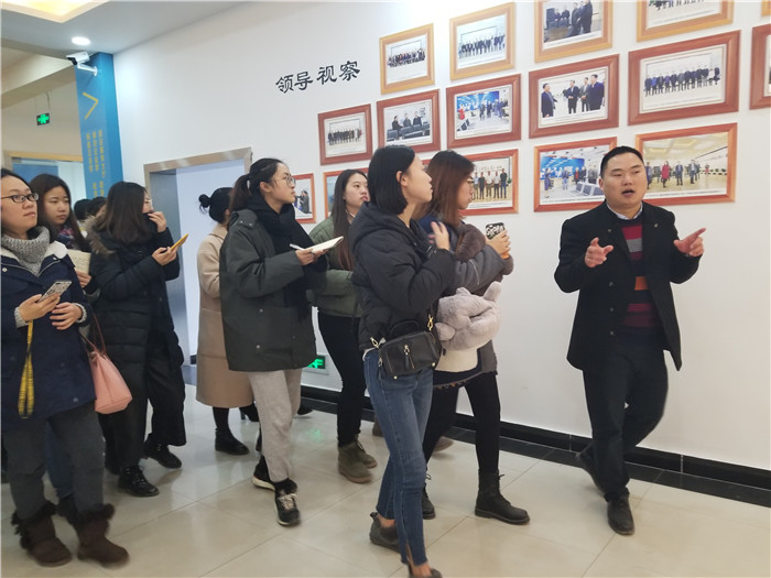 5、艺术学院师生参与三期综合实验楼vi设计