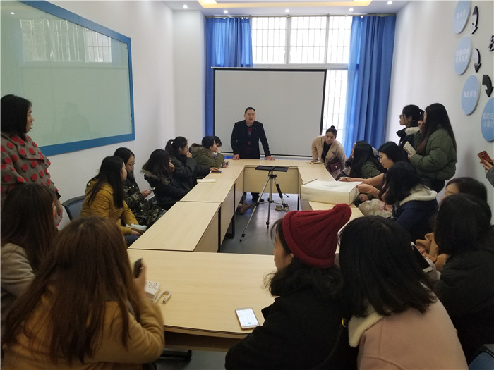 6、艺术学院师生参与三期综合实验楼vi设计