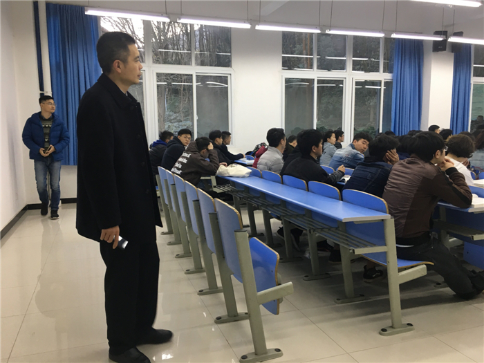 校领导带队进行教学检查3