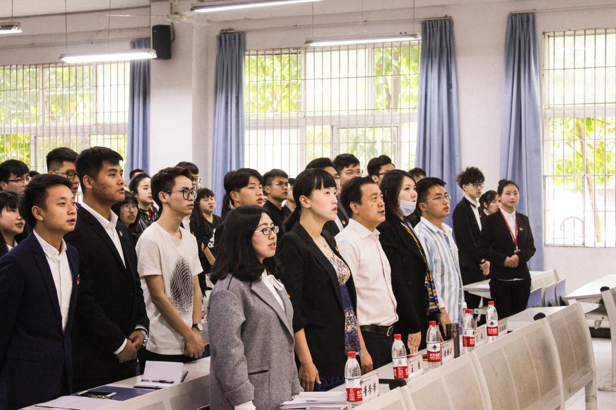 图片2唱团歌