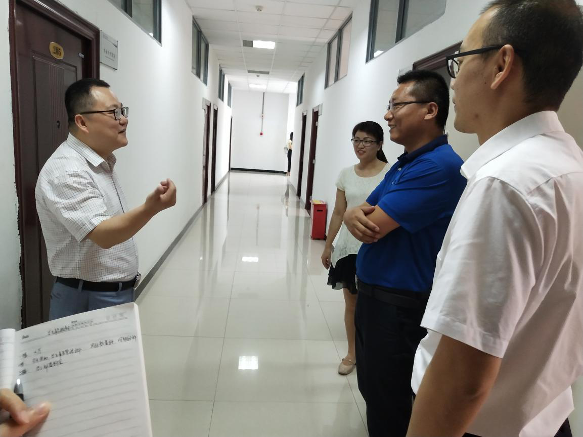 图片2-文理学院-刘处与赵锋处长交流