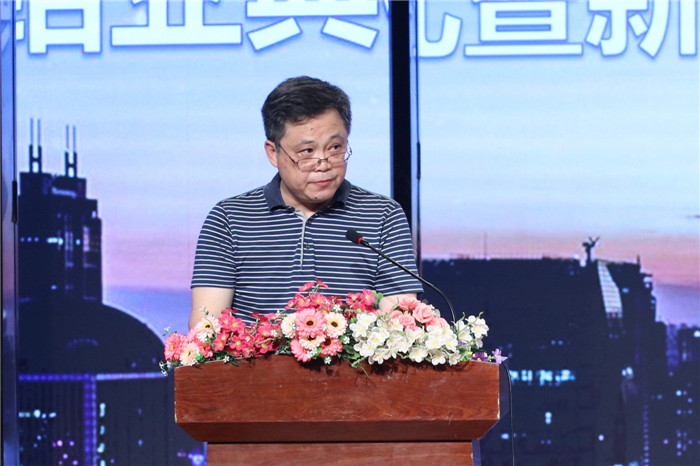 院长郑小晴