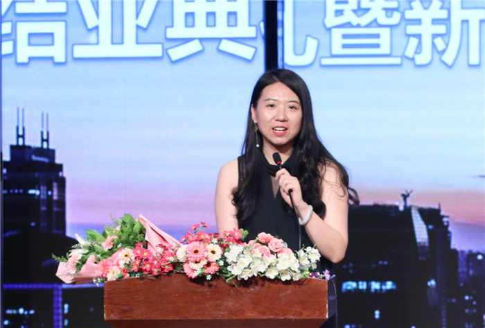 教师代表冯满