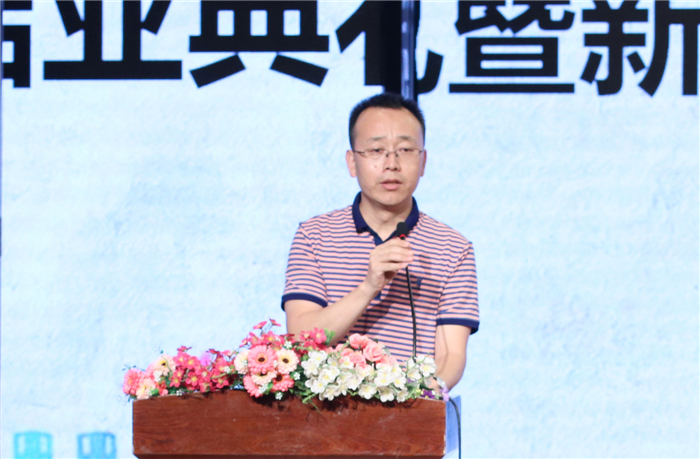 党总支书记、副院长黄桂林