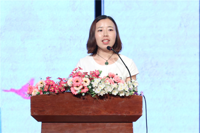 教师代表李春娥