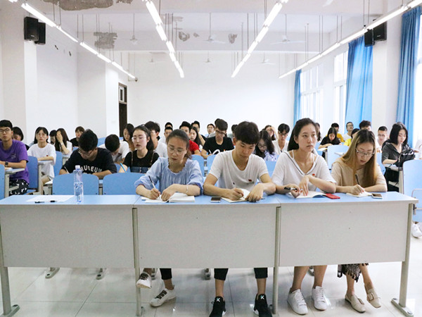 fotor_152895350899621_副本