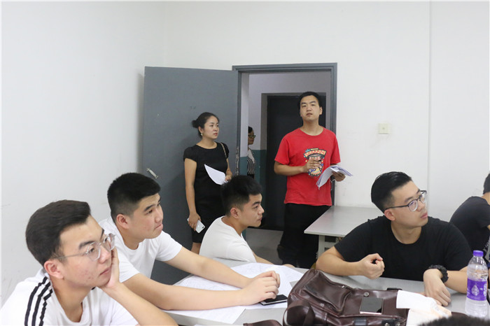 校长助理何湘丽