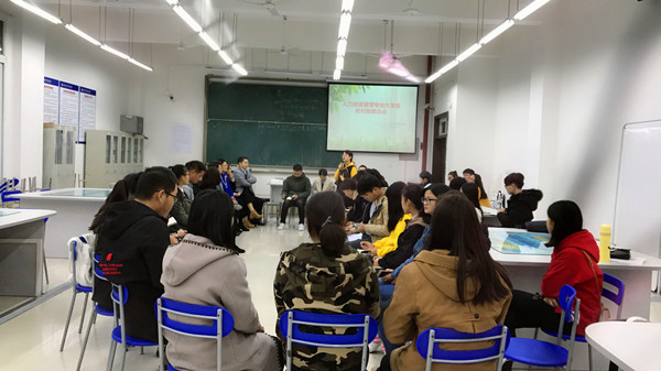图片三：学生发言_副本