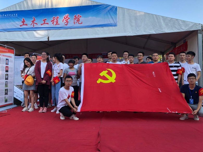 杜永伟参加学院迎新工作