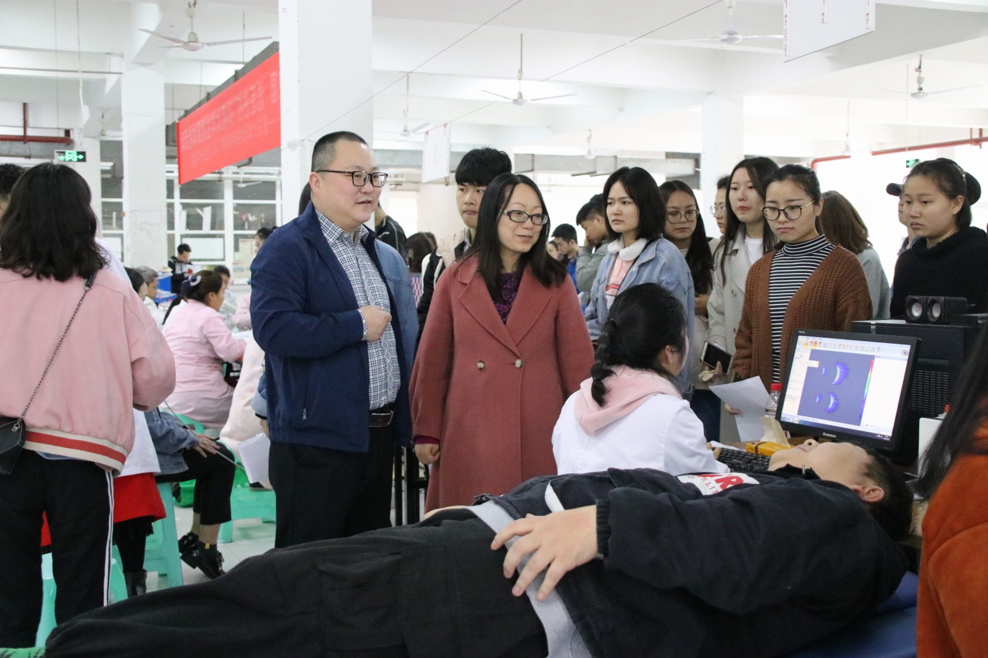 领导亲临现场-wps图片