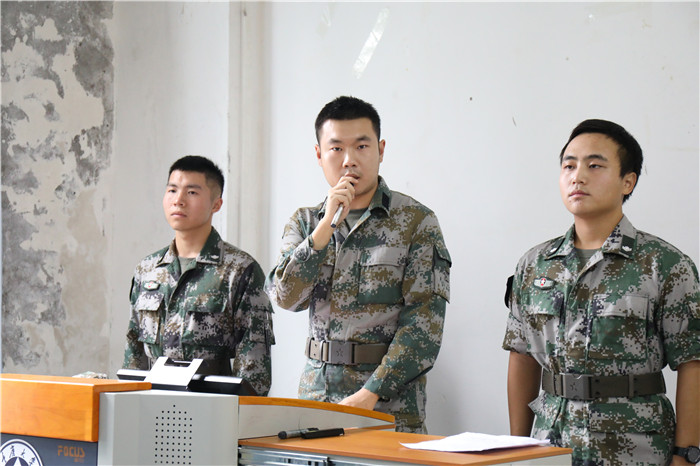 3.往届退役士兵代表杜虹谷发言