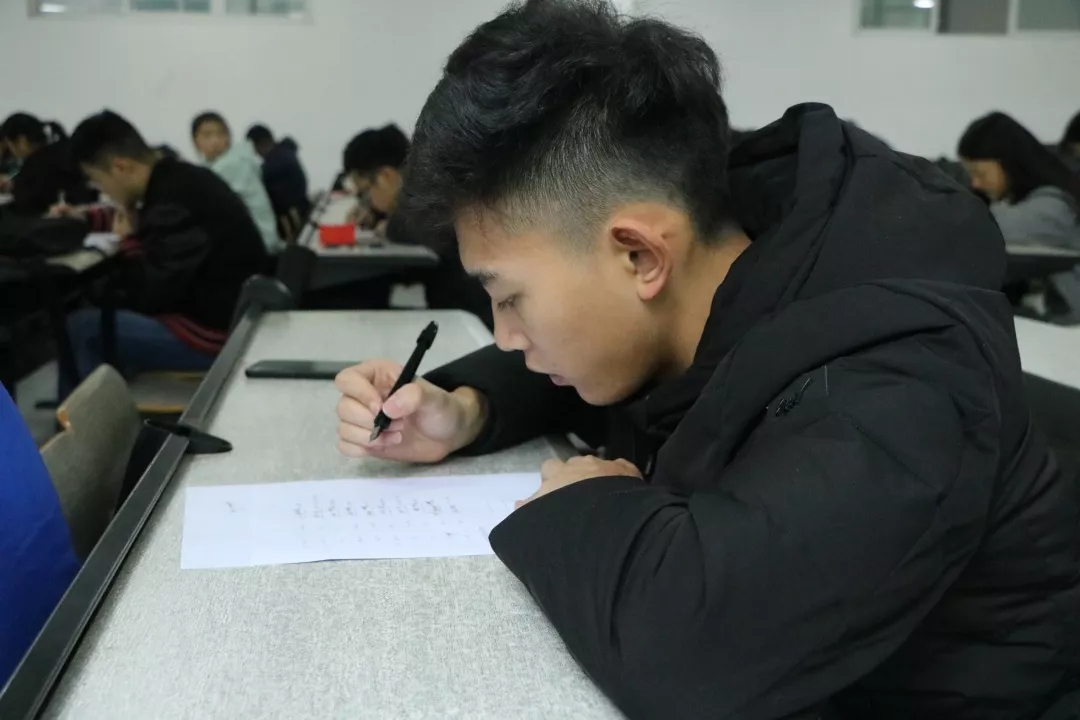 mmexport1574759439513 mmexport1574759439513