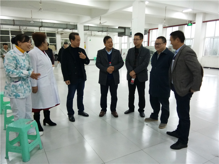 双方领导在现场交流工作-4