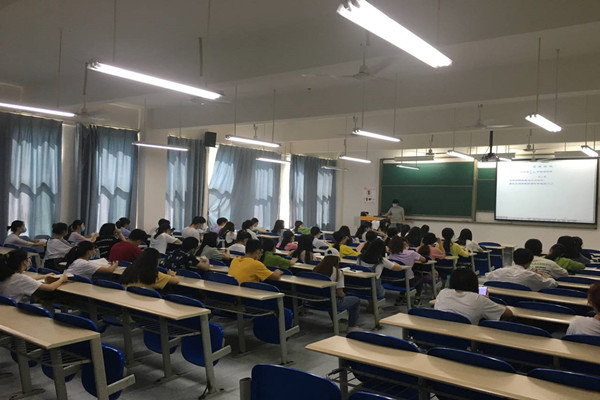 周政霖老师所带19会计学（财务会计）3-4班 线下第一课 经济数学（2）_副本