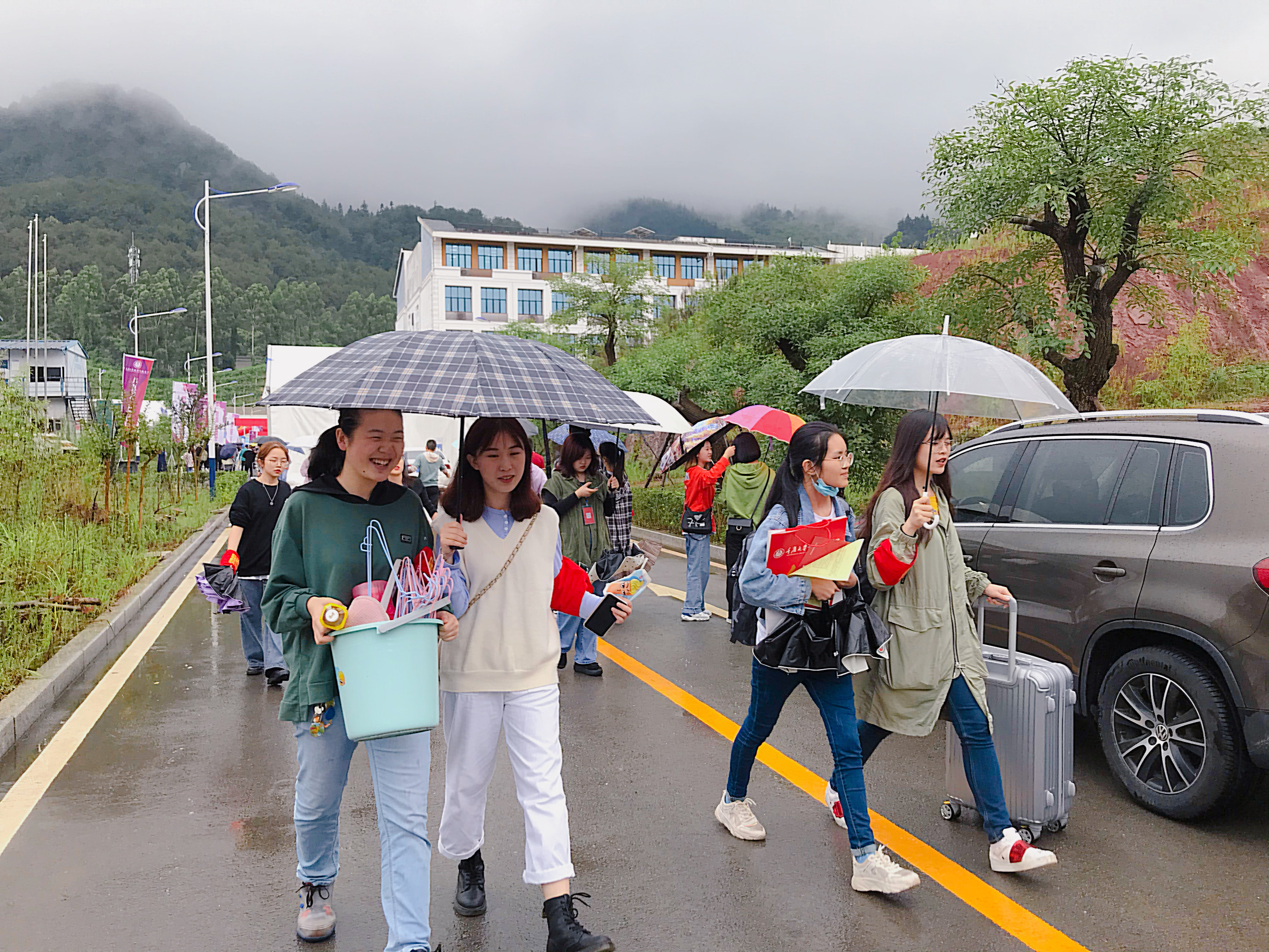 校园迎新 党员先锋在行动img_0368(20200917-151145)