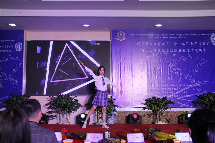 图七：一等奖获奖选手10号张弘