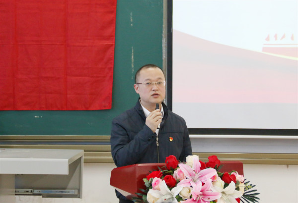 12冯书记代表班子作表态发言
