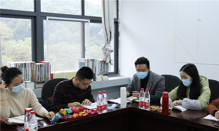 座谈会 9