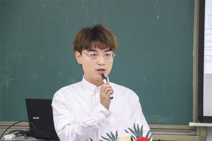 学生代表发言