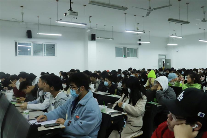 艺术与传媒学院组织开展学风建设月系列主题班会