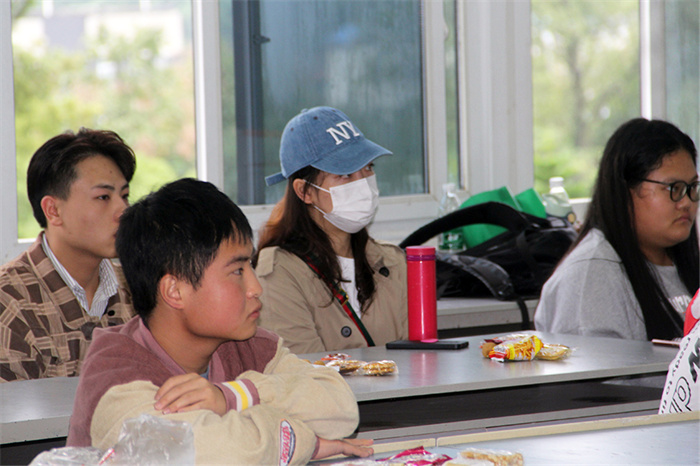 建筑管理学院举办2022届学生考研沙龙