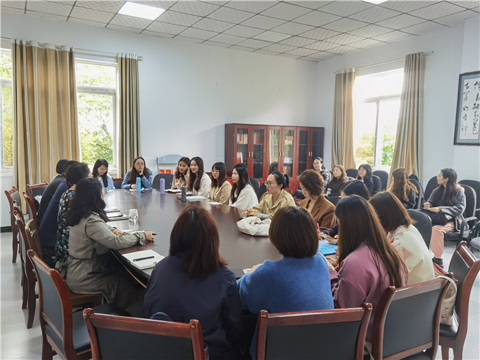 人文学院开展2022届毕业生就业工作推进会