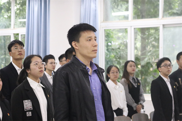 筑牢信仰根基 彰显忠诚担当 经济管理学院学生第四党支部召开党员大会
