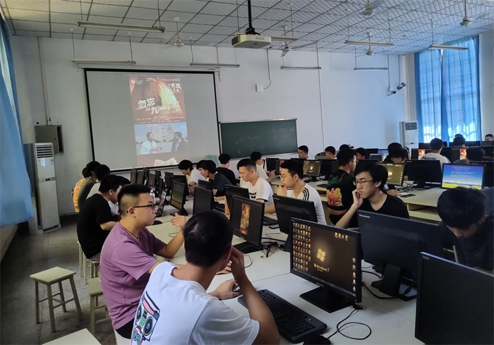 扬帆展舵 奋勇拼搏|重庆城科组织师生同上奥运思政大课