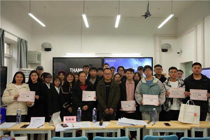 建筑与土木工程学院顺利举行第一届大学生创新创业大赛
