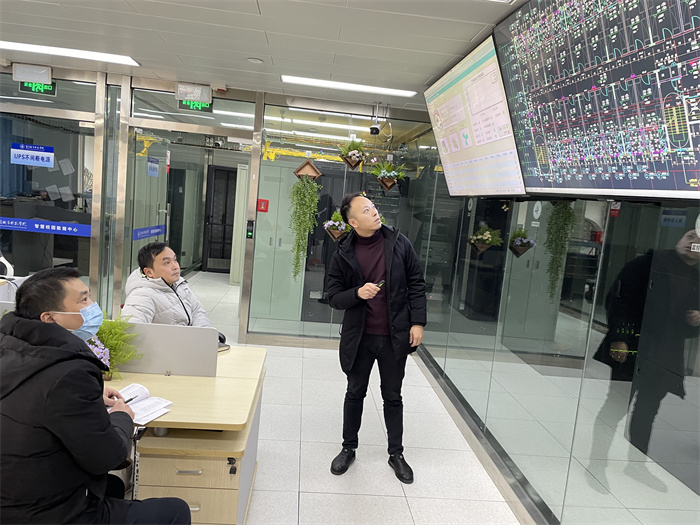 现代教育技术中心召开三期新建教师及学生公寓校园网络规划论证研讨会