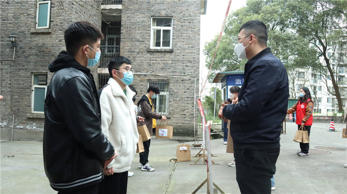 人工智能与大数据学院开展疫情防控工作