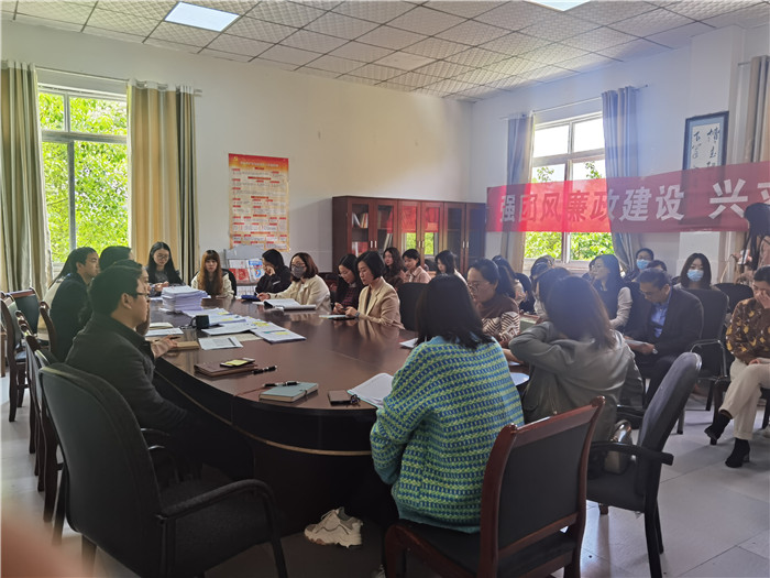 人文学院扎实开展2022届毕业生论文指导及就业工作推进会