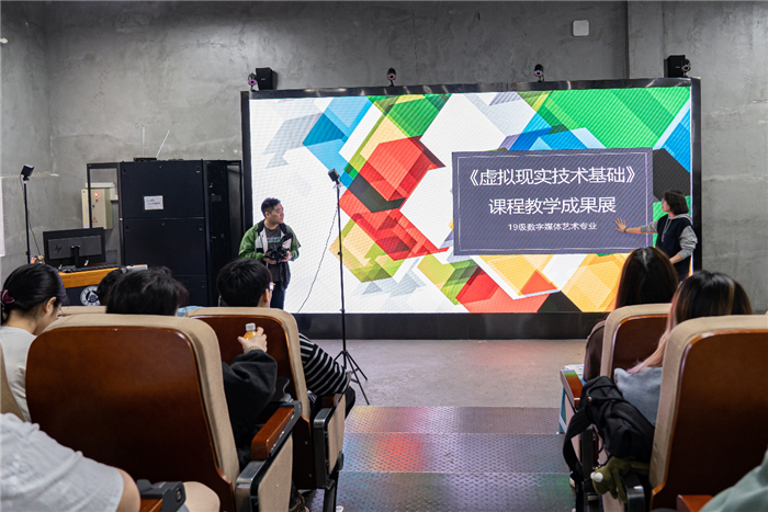 艺术与传媒学院摄影与播音专业开展跨专业联合教学