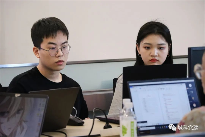 大学生党建工作中心开展新干事培训会