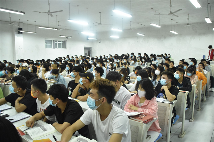 人文学院第二十六期入党积极分子培训圆满结束