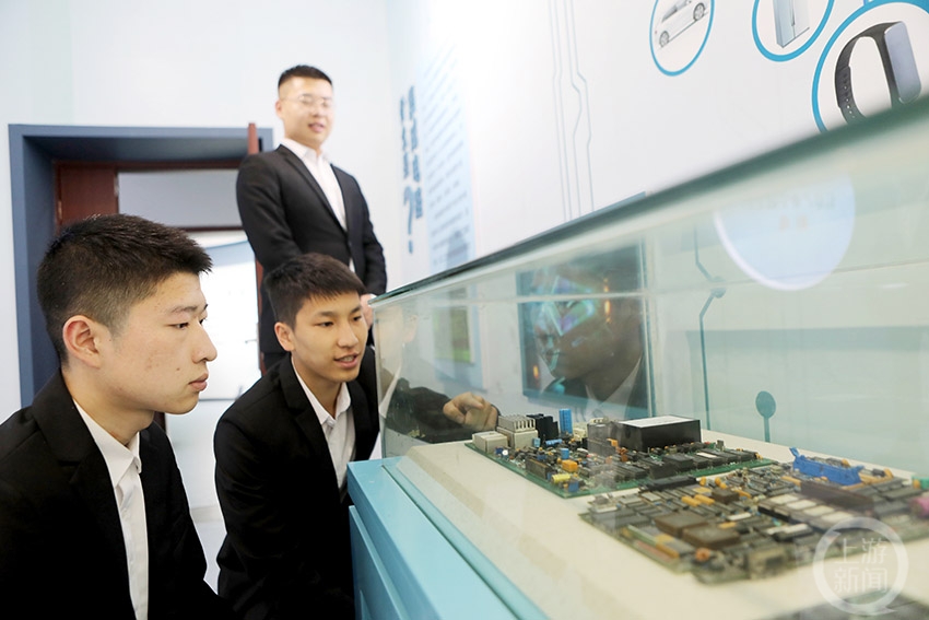 【上游新闻】世界博物馆日 大学生陈列馆里悟初心