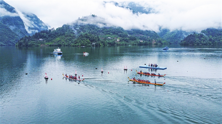 【人民新闻】重庆城市科技学院在2022年重庆市首届大学生龙舟赛中喜获佳绩