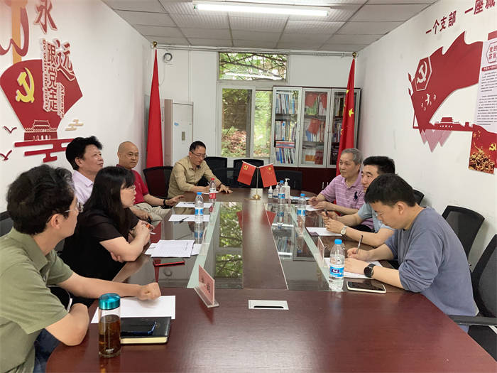 【搜狐新闻】重庆城市科技学院人工智能与大数据学院开展校企合作座谈会