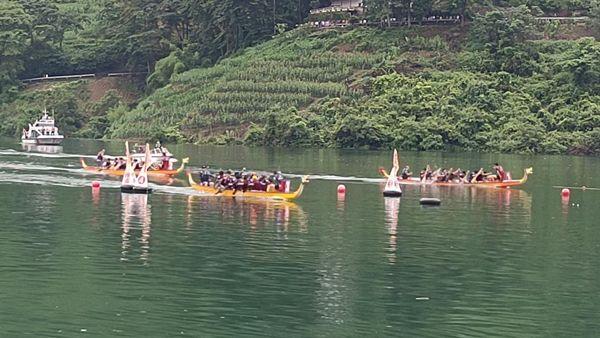 【重庆日报】2022年重庆市首届大学生龙舟赛在武隆举行：城科学子喜获佳绩！