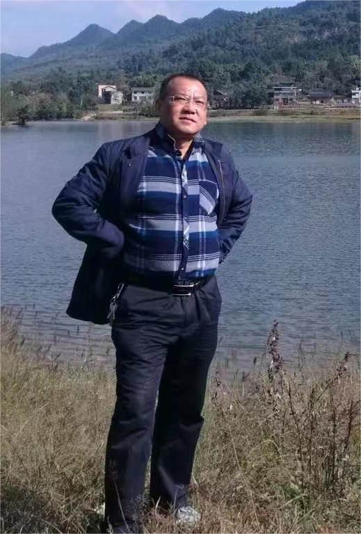 乜堪雄 教授
