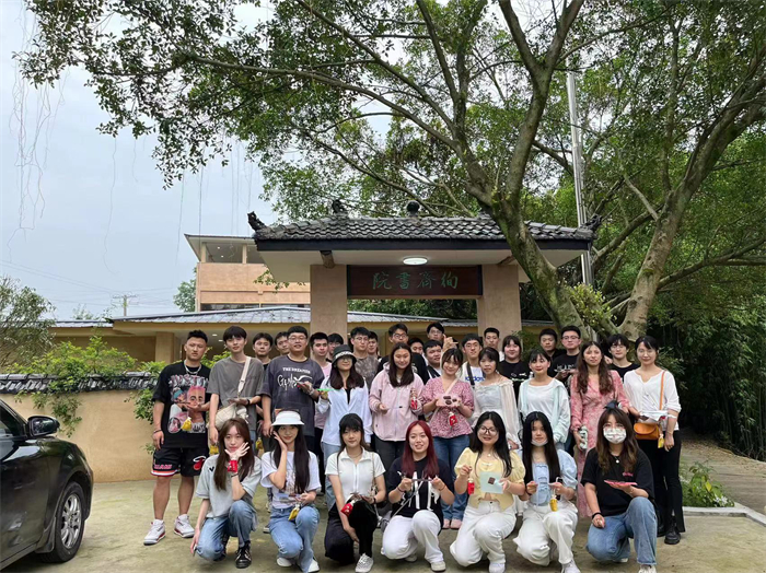 建筑管理学院国际班举行端午游园活动