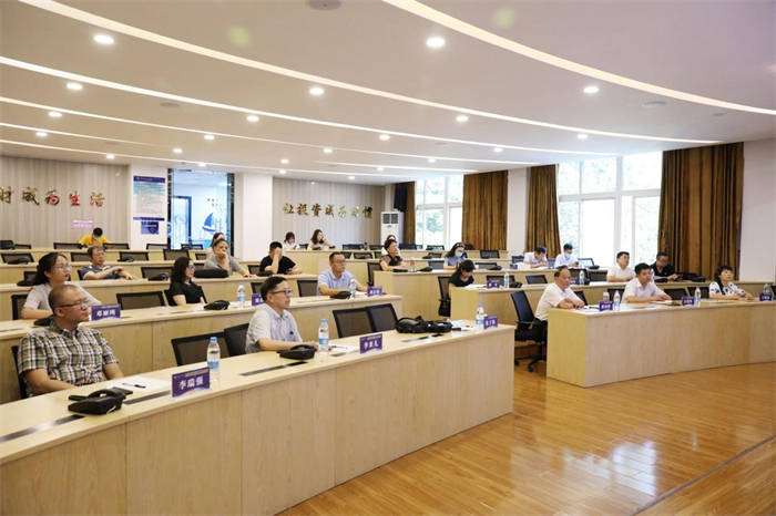 【搜狐新闻】重庆城市科技学院经济管理学院举办川渝桂四校五院学习交流活动周之院长论坛